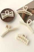 LARGE FAUX PEARL DÉCOR HAIR CLAW CLIPS